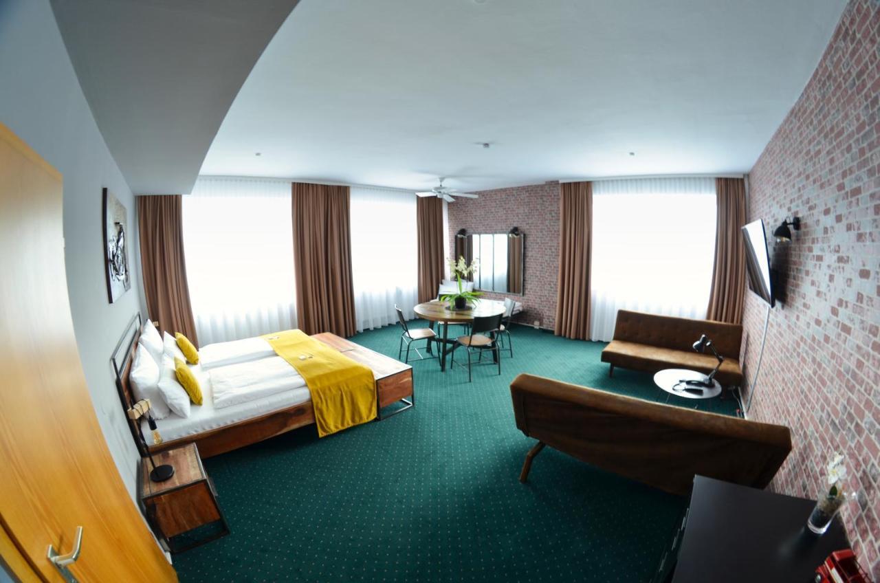 Hotel Am Markt Karlsruhe Exterior photo