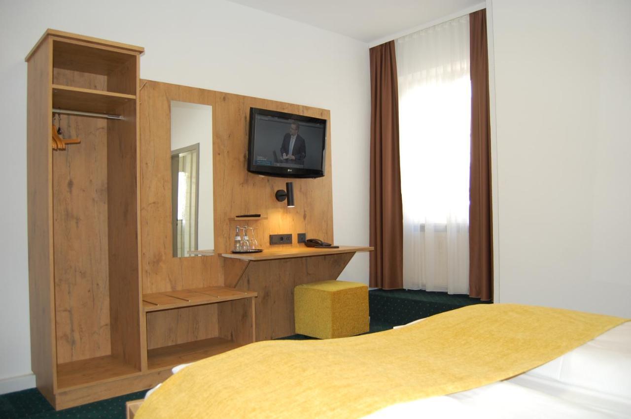 Hotel Am Markt Karlsruhe Exterior photo